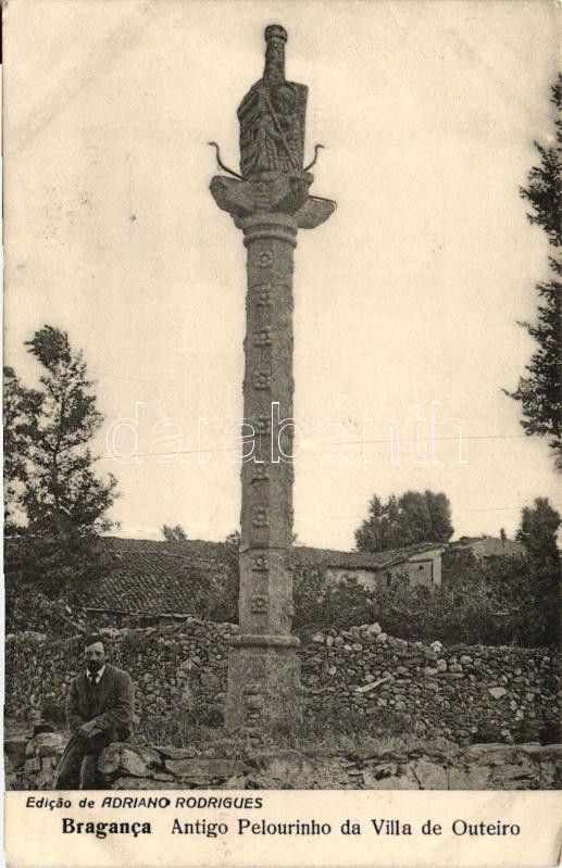 Braganca, Antigo Pelourinho de Villa de Outeiro / old pillory monument