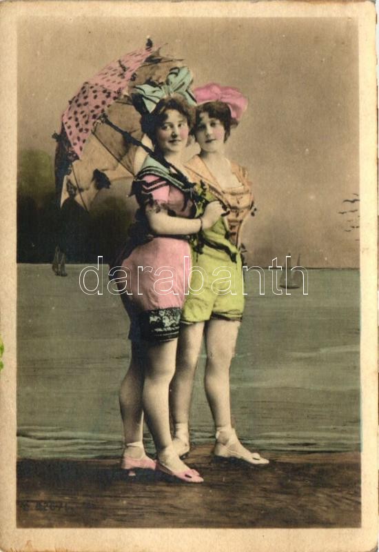 Ladies in swimming dress, minicard (7 cm x 10 cm), Hölgyek úszóruhában, kisméretű lap (7 cm x 10 cm)