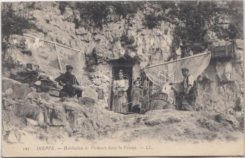 Dieppe, Habitation de Pécheurs dans la Falaise / house of fishermen