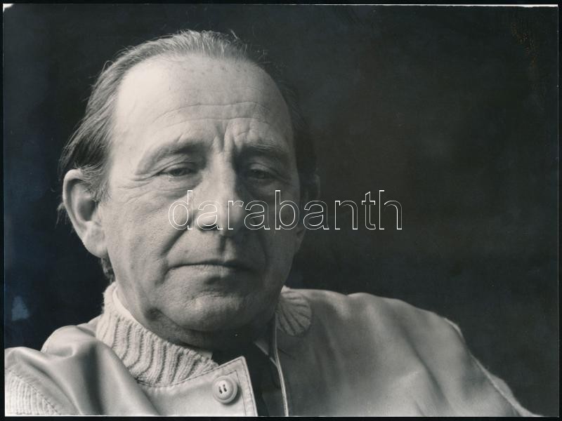 1977 és 1987 Kolozsvári Grandpierre Emil (1907-1992) Kossuth-díjas író, 3 db portréfotó, kettő feliratozva, 18x24 cm