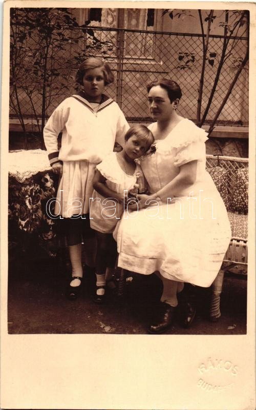 Children with their mother, Rákos photo, Gyerekek anyjukkal, Rákos fotó