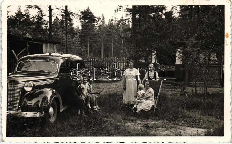 1937 Incukalns, Family photo with old automobile