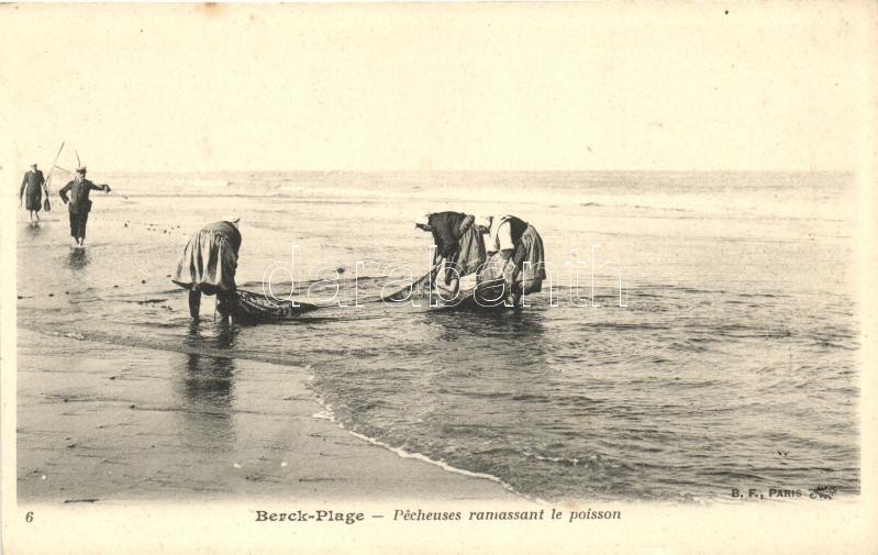 Berck-Plage, Pecheuses ramassant le poisson / fishermen, Halászok, Berck-Plage