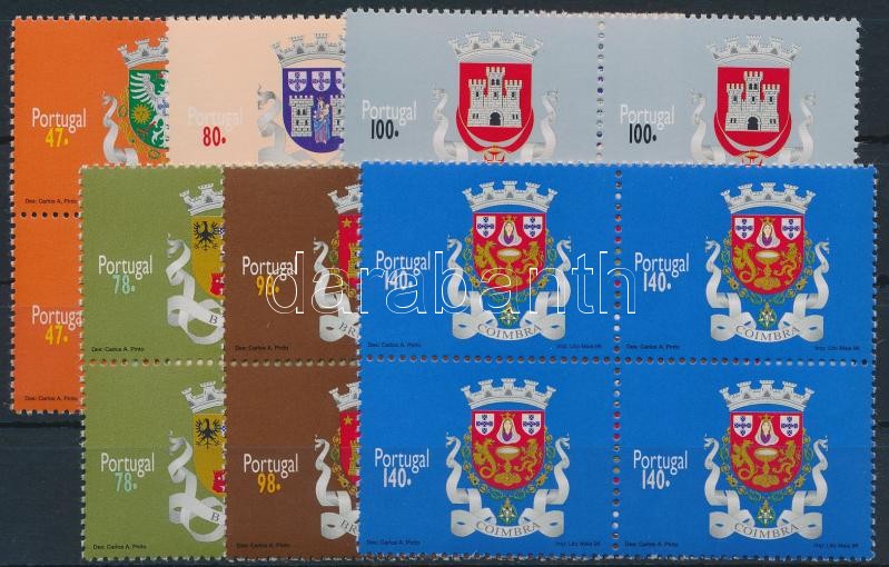 District-crests set in blocks of 4, Kerület-címerek sor négyestömbökben
