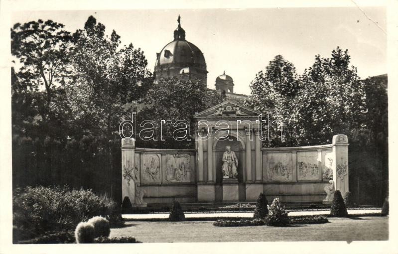 Vienna, Wien I. Volksgarten, Grillparzer-Denkmal / Park, memorial statue