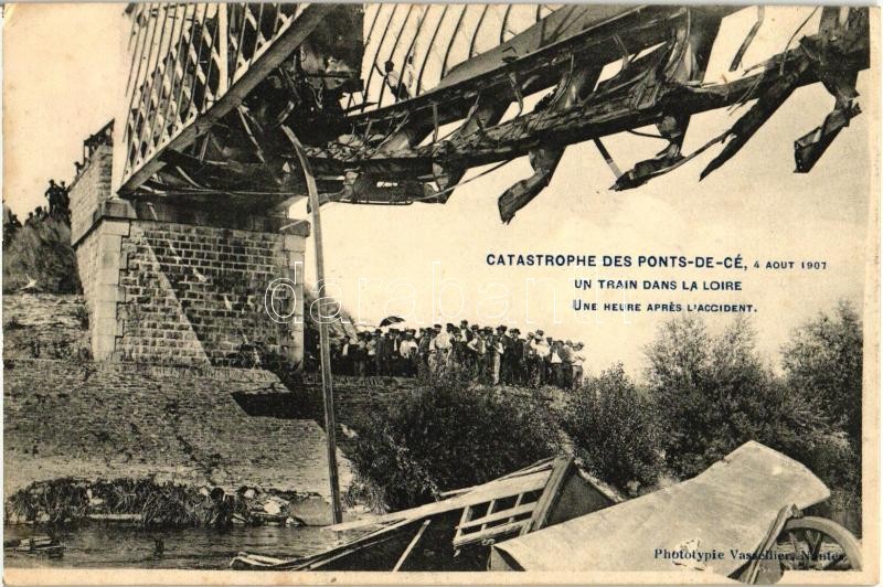 1907 Les Ponts-de-Cé, Catastrophe, Un train dans la Loire / railway bridge, accident, train in the river; one hour after the accident