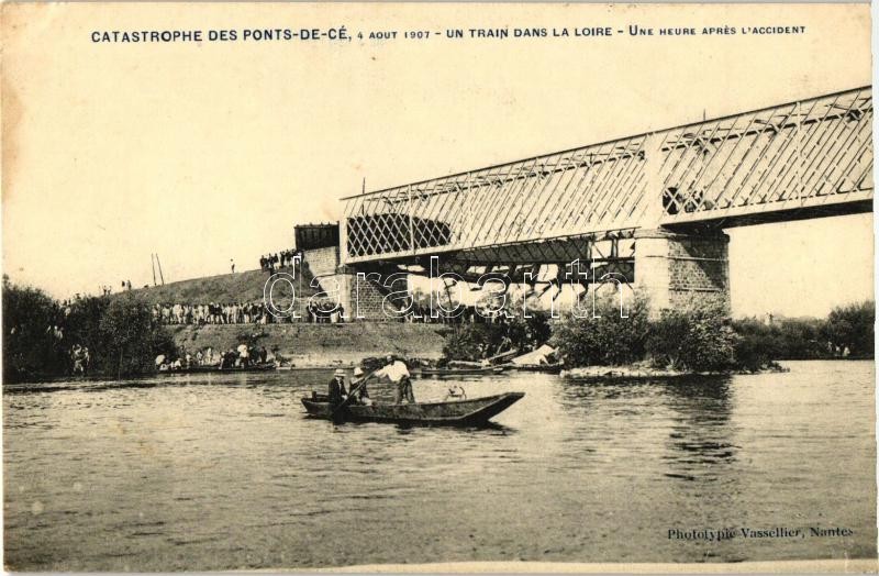 1907 Les Ponts-de-Cé, Catastrophe, Un train dans la Loire / railway bridge, accident, train in the river; one hour after the accident