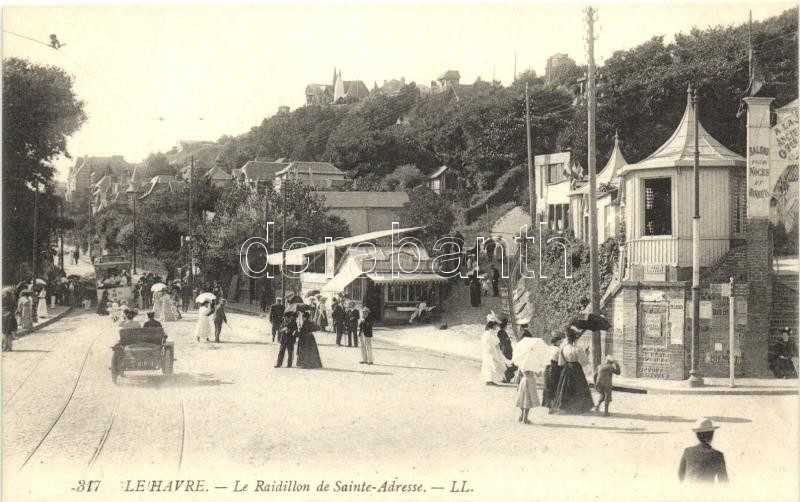 Le Havre, La Raidillon de Sainte-Adresse, Boulangerie Flamande / street with automobile, tram, Flemish bakery