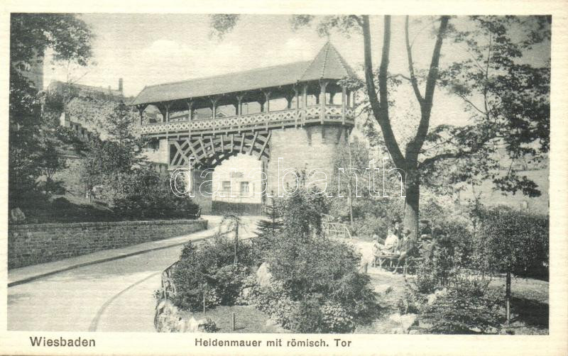 Wiesbaden, Heidenmauer, römisch. Tor / gate