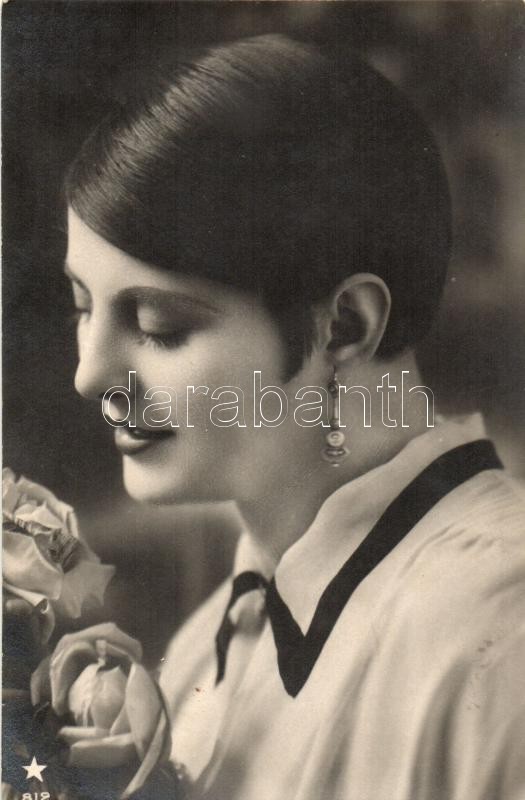 Lady with roses, Nő rózsákkal