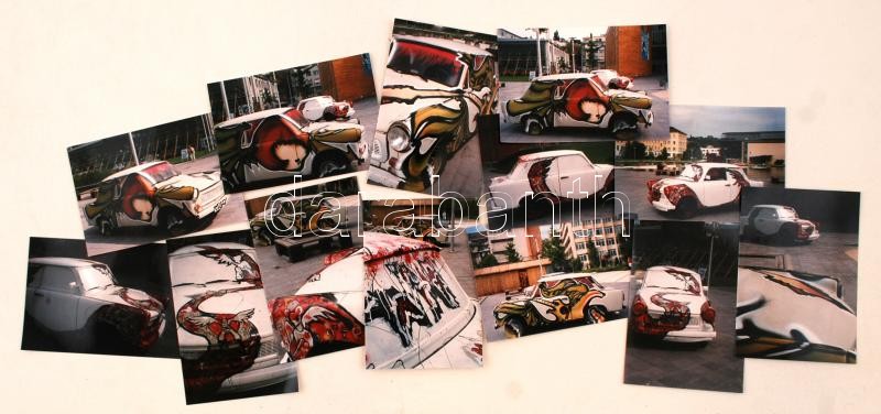 cca 1990 Trabantok képzőművészeti alkotássá való átalakulása, 13 db vintage színes fotó, 9x13 cm