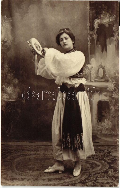Török folklór, Turkish folklore, lady