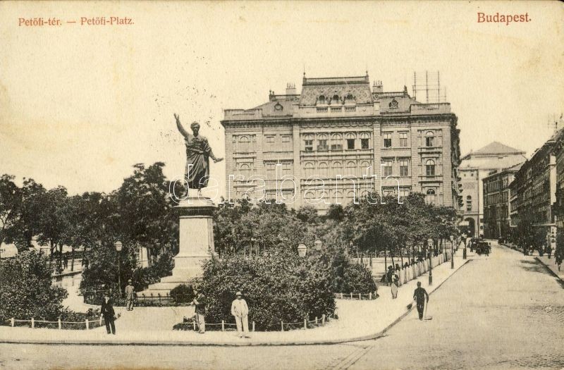 Budapest V. Petőfi tér, szobor