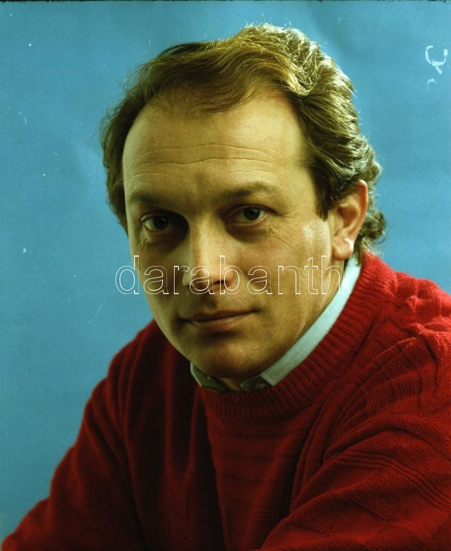cca 1984 Balázsovits Lajos színészről készült 4 db szabadon felhasználható, műtermi portré negatív, 6x7 cm