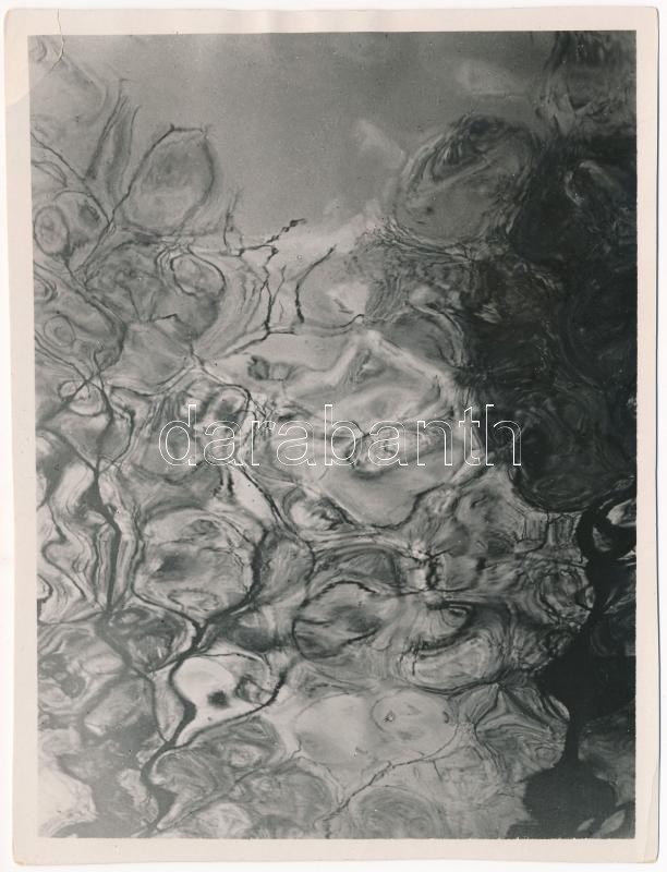 cca 1933 Kinszki Imre (1901-1945): Water, aláírt és pecséttel jelzett vintage fotóművészeti alkotás, sarkán kis beszakadással 16,2x12,2 cm