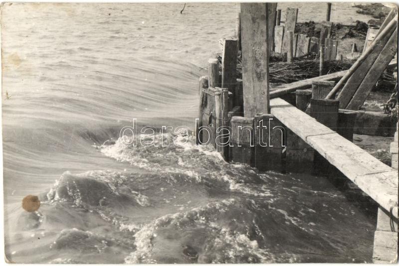 1940 Tiszai árvíz töltés szakadással - 3 db eredeti fotó felvétel / 3 original photo postcards of the river Tisza flood barrier breaking