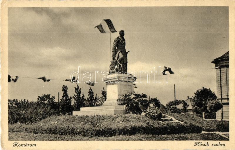 Komárno; heroes monument, Komárom, Komárno; Hősök szobra