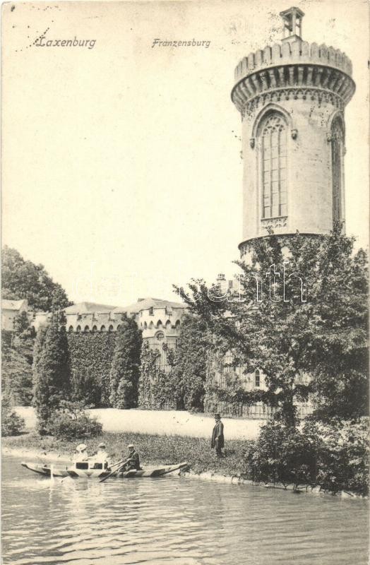 Laxenburg, Franzensburg / tower, boat with people