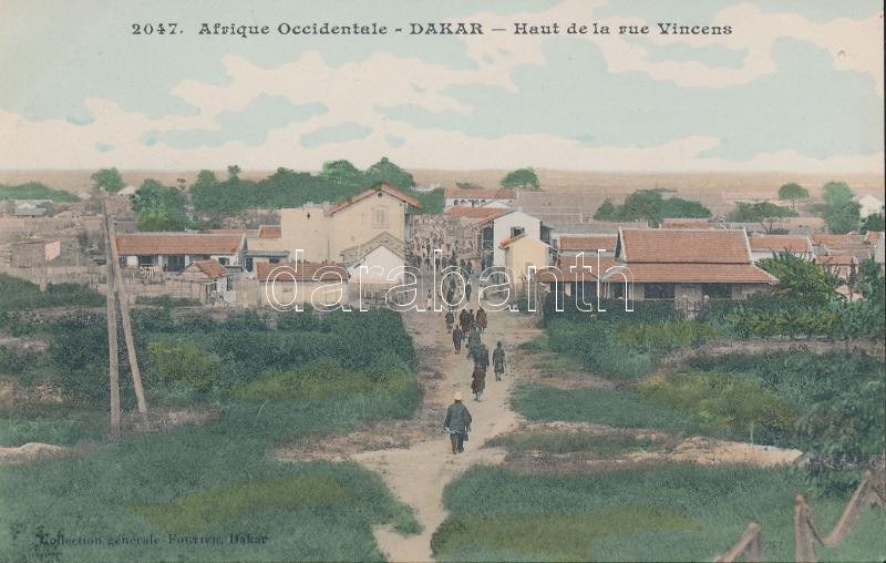 Dakar, Haut de la rue Vincens / street (minor surface damage)