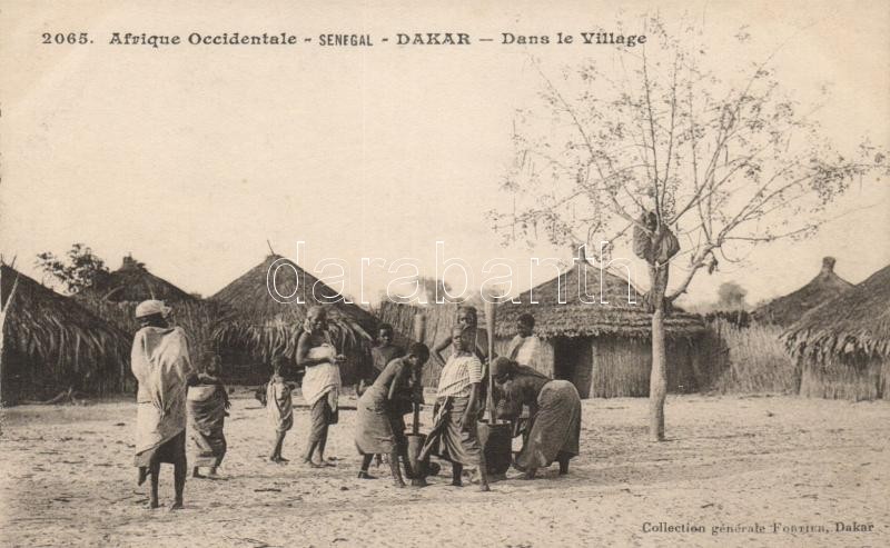 Dakar, Dans le Village / indigenous village, folklore