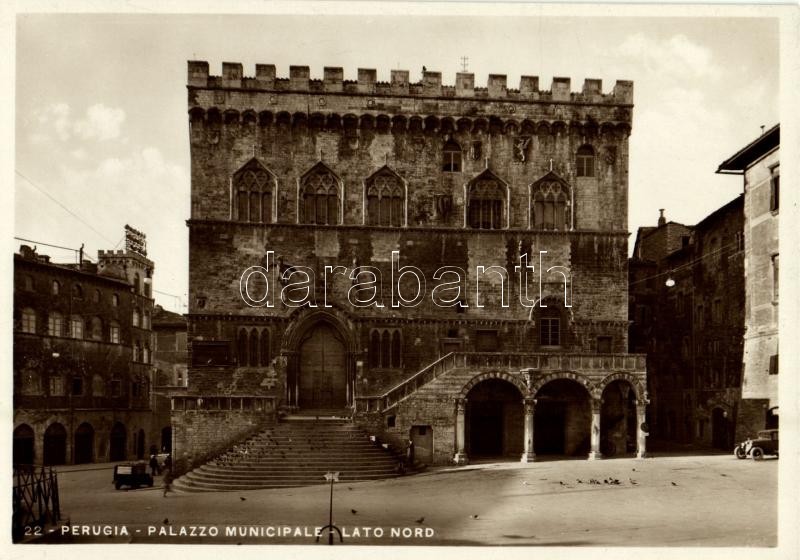 Perugia, Palazzo Municipale, Lato Nord / palace, town hall, north side (15,1 cm x 10,6 cm)