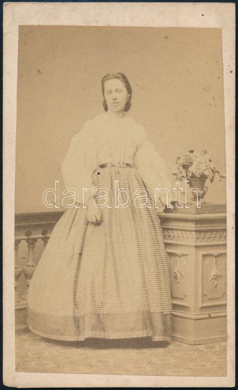 1862 Ismeretlen magyar család vizitkártya albumából kiemelt, Bécsben készült vintage fénykép, 10,3x6,4 cm