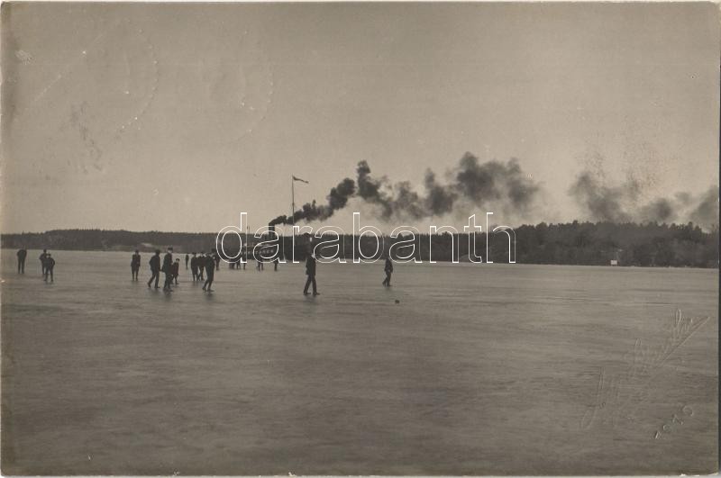 1910 "Isbytaren" Swedish steamship on frozen lake, photo, 1910 "Isbytaren" svéd gőzhajó a befagyott tavon, photo