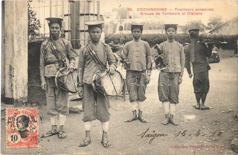 Cochinchine, Tirailleurs annamites Groupe de Tambours et Clairons / Indochinese soldiers with drums and trumpet, TCV card (wet corner), Indokínai katonák dobokkal és trombitával, folklór. TCV card (ázott sarkak)