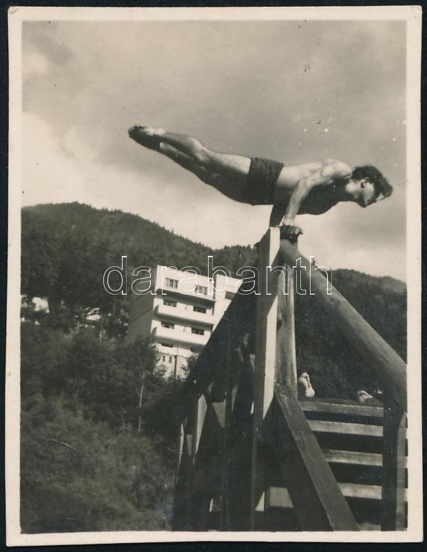 cca 1939 Csík Ferenc (1894-1984) soproni fotóművész hagyatékából 1 db vintage fotó, 5,8x4,5 cm