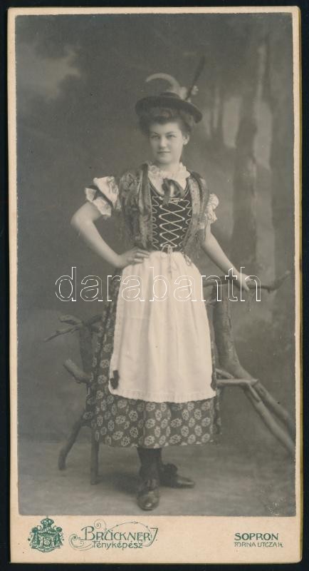 cca 1897 Sopron, Brückner J. fényképész műtermében készült vintage fotó, 14,8x7,8 cm