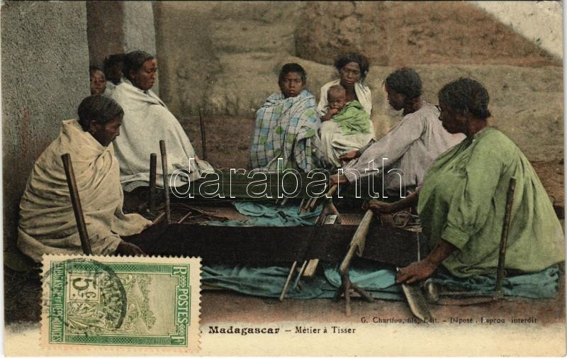Métier á Tisser / weaving women, loom, Madagascar folklore, TCV card