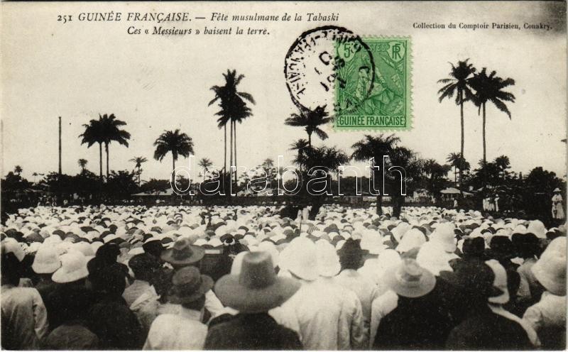 Guinée Francaise, Féte musulmane de la Tabaski. Ces 'Messieurs' baisent la terre / Muslim holiday of Tabaski