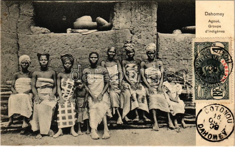 Agoué, Groupe d'indigénes / native women, African folklore