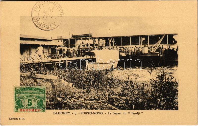 Porto-Novo, Le départ du 'Faadji' / festival day, boat