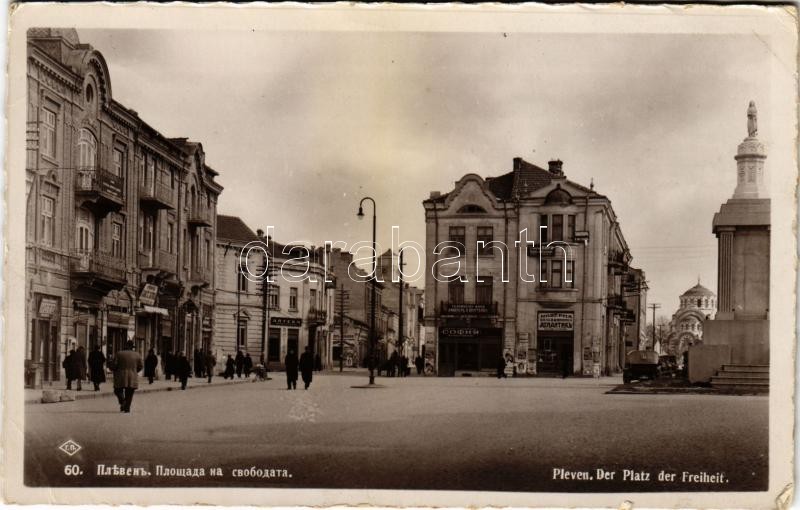 1937 Plevna, Pleven; Der Platz der Freiheit / street view, shops, pharmacy, automobile, policeman