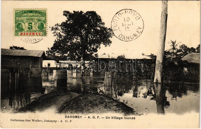 Dahomey, A.O.F., Un Village inondé / flooded village