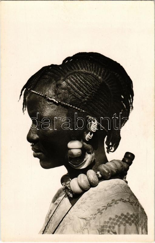 Haute-Volta, A.O.F., Femme Toucouleurs / native woman hair style, jewellery, African folklore, photo, Bennszülött nő ékszerekkel a hajában, Afrikai folklór, fotó