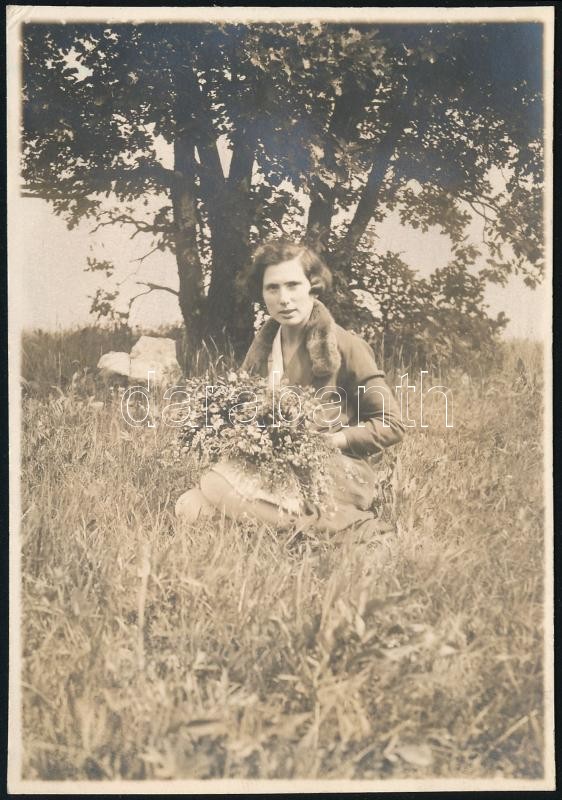 1929 Kinszki Imre (1901-1945) budapesti fotóművész hagyatékából, a szerző által feliratozott vintage fotó (Farkasvölgy, ez a szerző 208. sz. felvétele), 8,4x6 cm