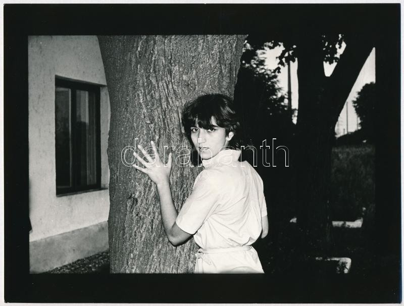cca 1978 Koller Antal: Aliz, feliratozott, vintage fotóművészeti alkotás, a magyar fotográfia avantgarde korszakából, 18x24 cm