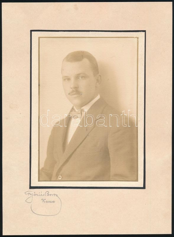 cca 1913 Kassa, Győri és Boross fényképészek nevével jelzett, vintage fotó, 14,7x10,2 cm, karton 23,8x17,5 cm