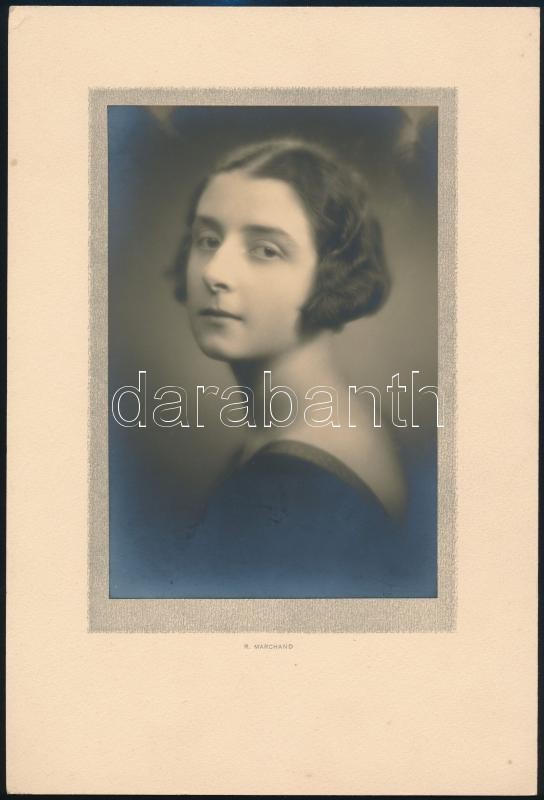cca 1930 R. Marchand feliratú vintage műtermi fotó, 16,8x11,2 cm