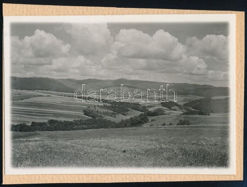 cca 1931 Kinszki Imre (1901-1945) budapesti fotóművész hagyatékából, jelzés nélküli vintage fotó (tájkép felhőkkel), 6x8,9 cm