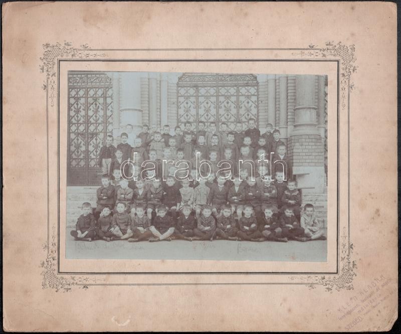 cca 1910 Szeged, Klein Aladár fényképész pecséttel jelzett vintage fotója, iskolai csoportkép, 14x19,7 cm, karton 24,8x29,8 cm