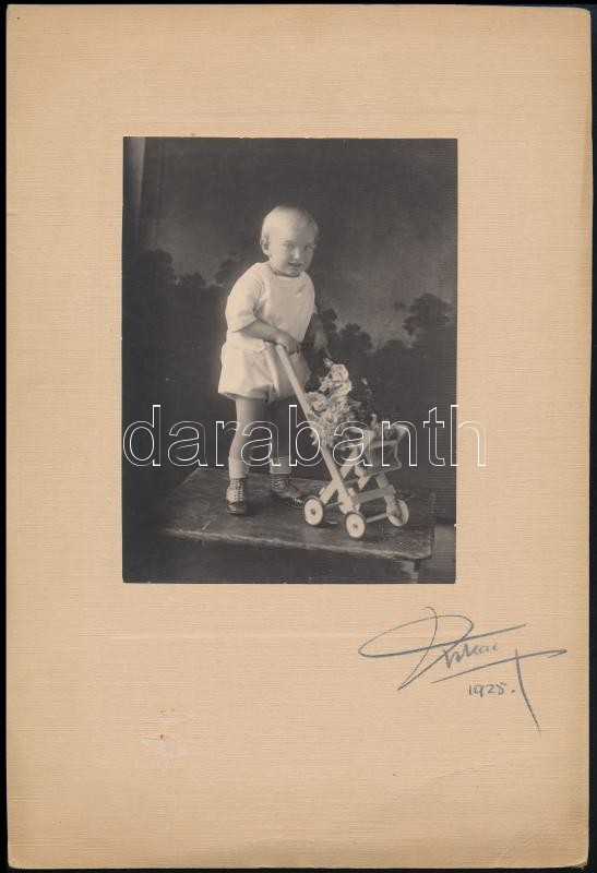1925 Budapest, Diskai fényképész műtermében készült, vintage fotó, 15x11,2 cm, karton 29x19,8 cm