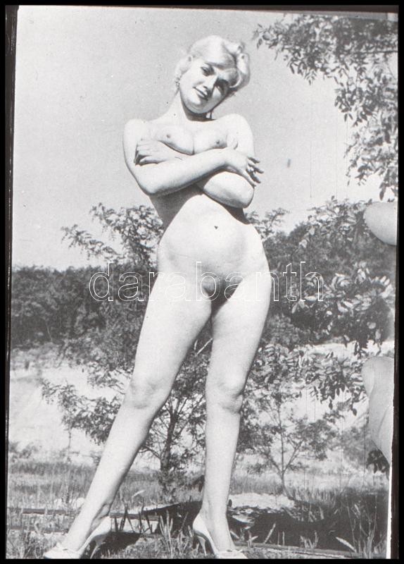 cca 1973 Pozitív életérzés; Fekete György (1904-1990) budapesti fényképész gyűjtéséből 3 db DIAPOZITÍV felvétel, 24x36 mm