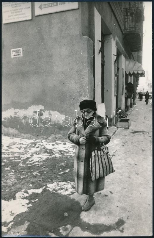 cca 1990 Bánkuti András budapesti fotóriporter pecsétjével jelzett vintage fotó, 24x15,3 cm