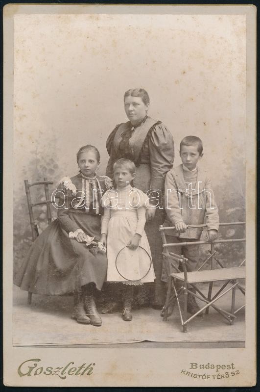 cca 1899 Budapest, Goszleth István (1850-1913) budapesti fényképész műtermében készült, keményhátú vintage fotó, 17x11,5 cm