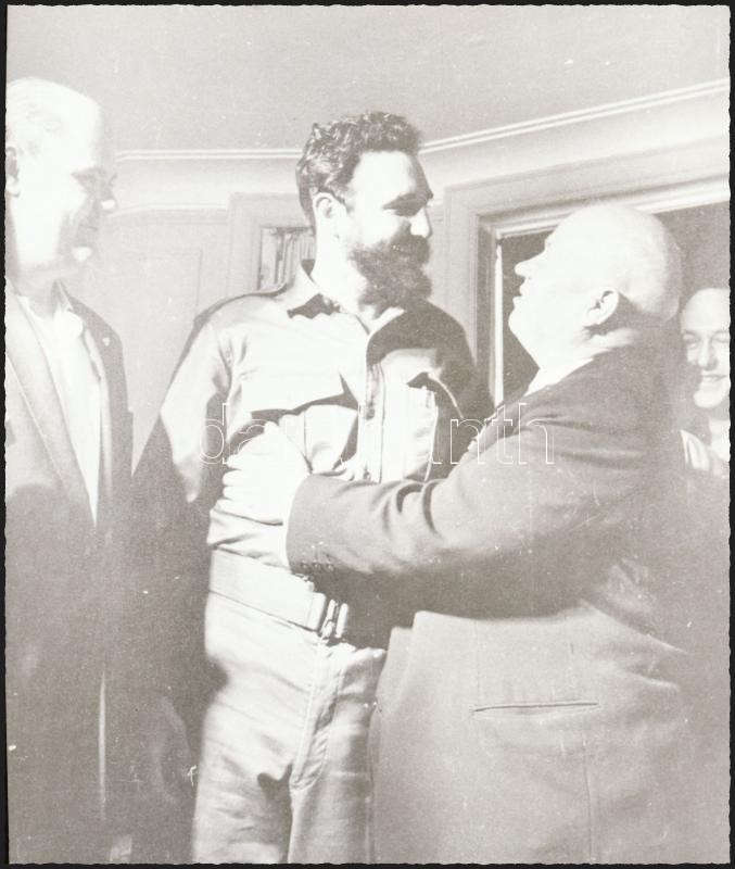 cca 1963 Fidel Castro (1926-2016) kubai forradalmár, politikus, államelnök, 1 db NEGATÍV, 5,8x4,9 cm