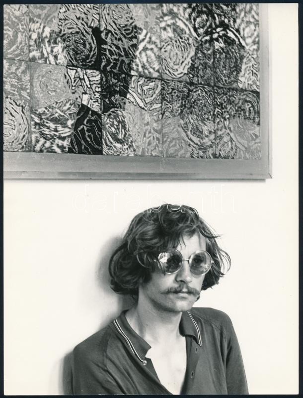 cca 1975 G. Gy. festőművész portréja, Magyar Alfréd budapesti fotóművész feliratozott vintage fotója, 24x18 cm