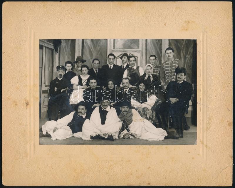 1940 Budapest, a Kelenföldi Keresztyén Ifjúsági Egyesület csoportképe, a Ludas Matyi előadása után, feliratozott vintage fotó, 11,4x17 cm, karton (sarkán törés) 19,8x24,8 cm
